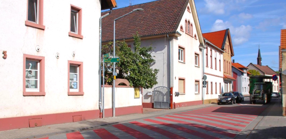 Beitragsbild für Wormser Straße wird streifenfrei – Regierungspräsidium und Kreis lassen nicht locker